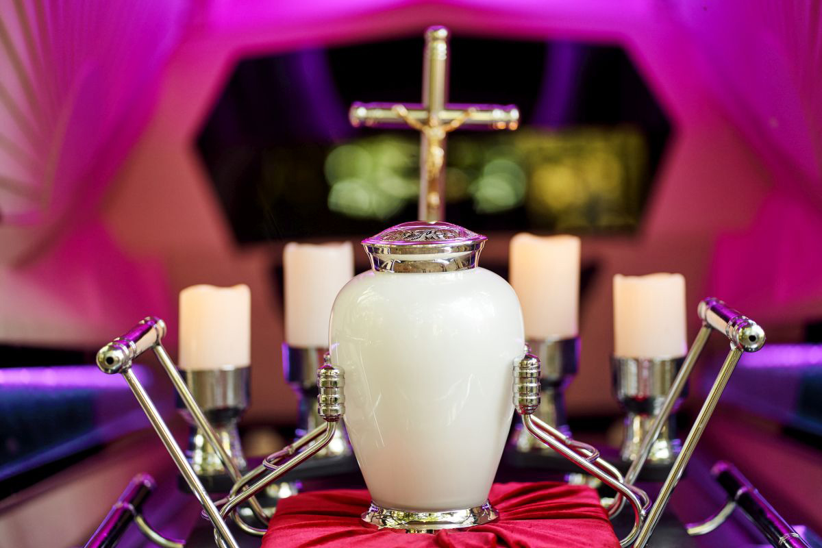 Trumny i urny pogrzebowe